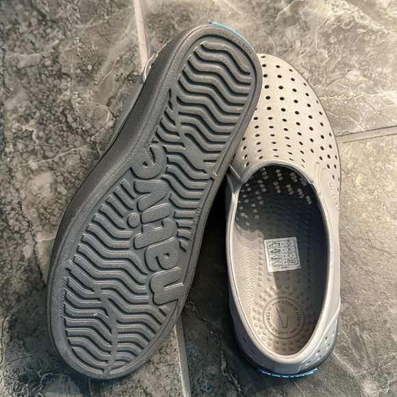 Native Shoes - Picture 3 of 4